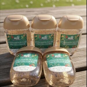 Bath & Body Works Cinnamon Sugar Pretzel Cookie Hand Gel - Brown